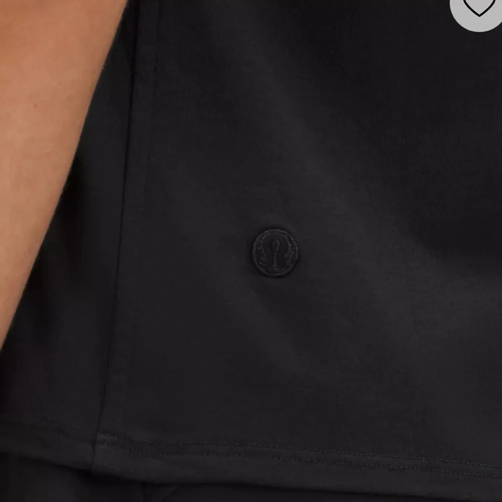 Lululemon black tee medium